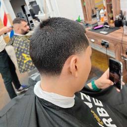 Lionz Barber