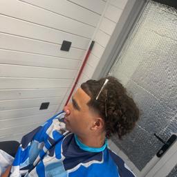 Haircut + tapered hairline